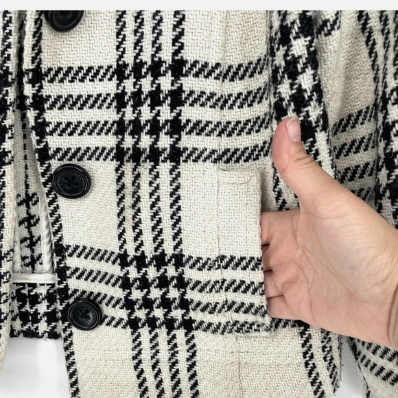 GAP Black and White Plaid Jacket - Picture 3 of 10